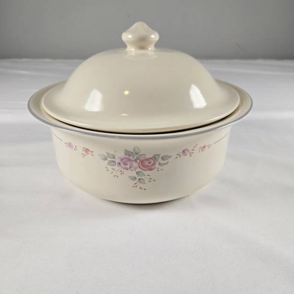 Pfaltzgraff Other - Pfaltzgraff Covered‎ Casserole Dish Vintage Floral Oven & Microwave Safe USA